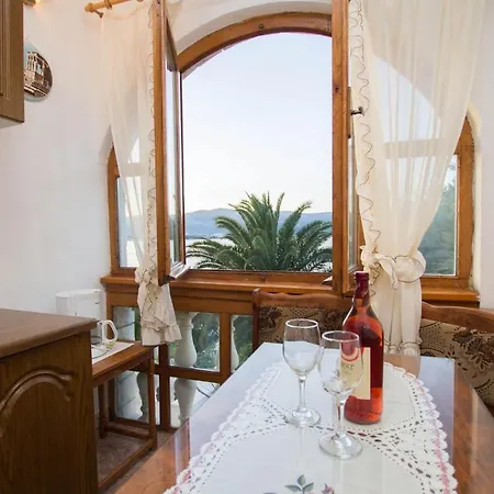 David - 20m From The Beach With Parking Apartment