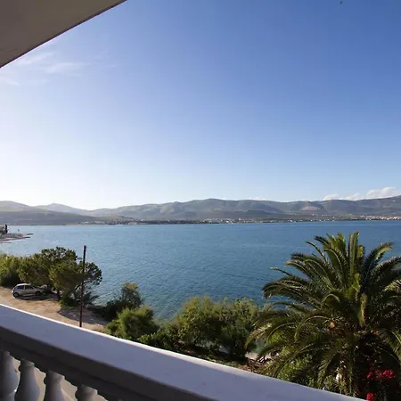 Apartment David - 20m From The Beach With Parking