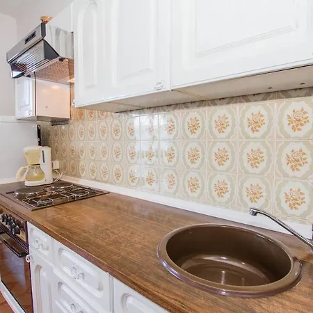 David - 20m From The Beach With Parking Apartment