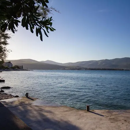 David - 20m From The Beach With Parking Apartment Trogir