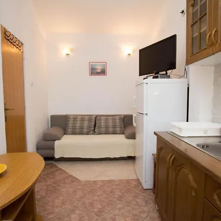 Apartment David - 20m From The Beach With Parking