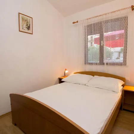 Apartment David - 20m From The Beach With Parking