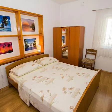 David - 20m From The Beach With Parking Apartment Trogir