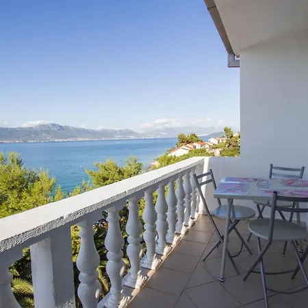 David - 20m From The Beach With Parking Apartment Trogir