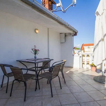 Apartment David - 20m From The Beach With Parking