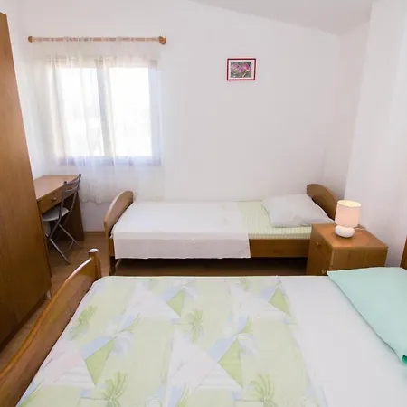 David - 20m From The Beach With Parking Apartment Trogir